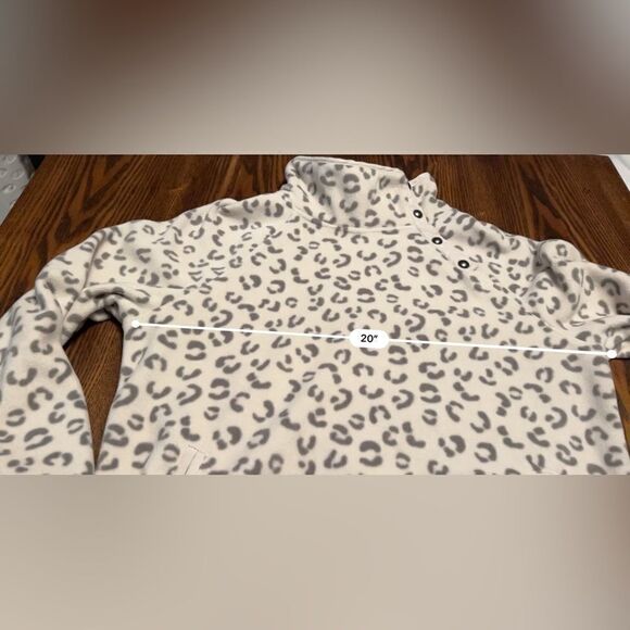 Green Tea Cream and Gray Leopard Print Fleece Pullover‎ Jacket size M EUC - Picture 9 of 15